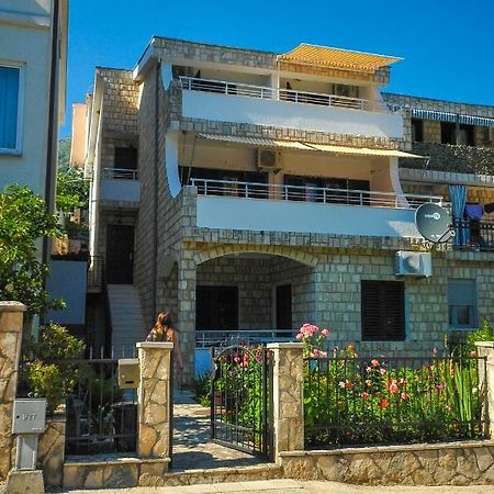 Apartments Kuc بار المظهر الخارجي الصورة