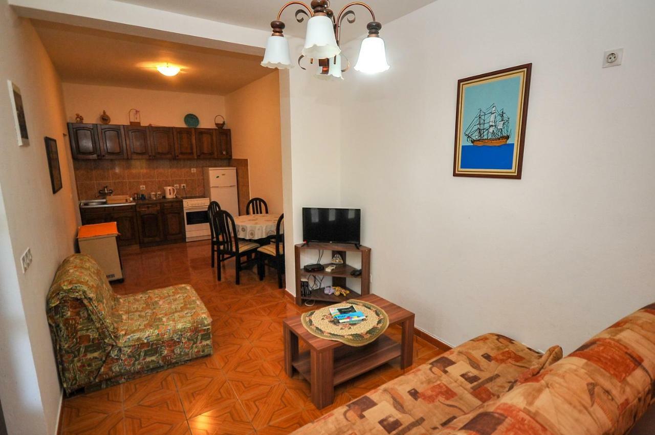 Apartments Kuc بار المظهر الخارجي الصورة