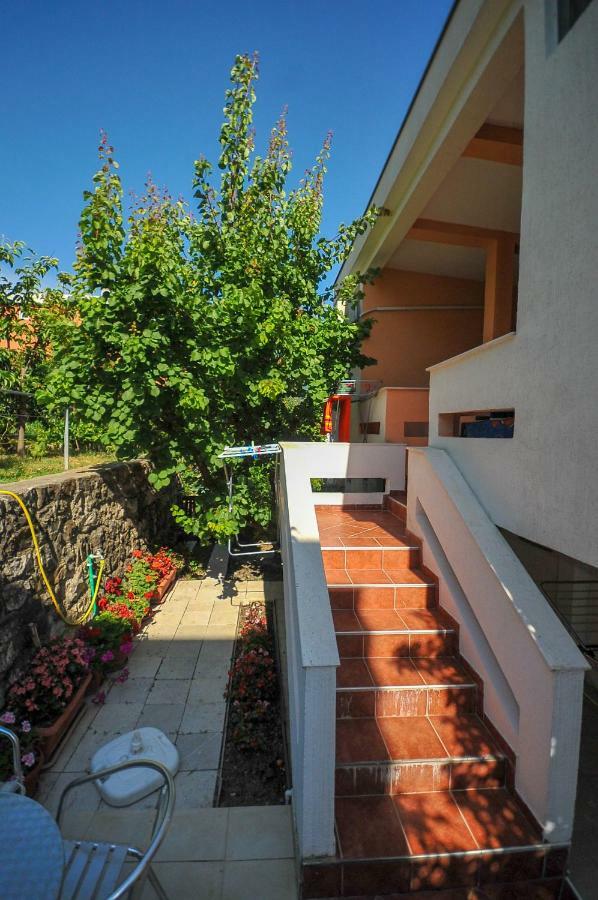 Apartments Kuc بار المظهر الخارجي الصورة